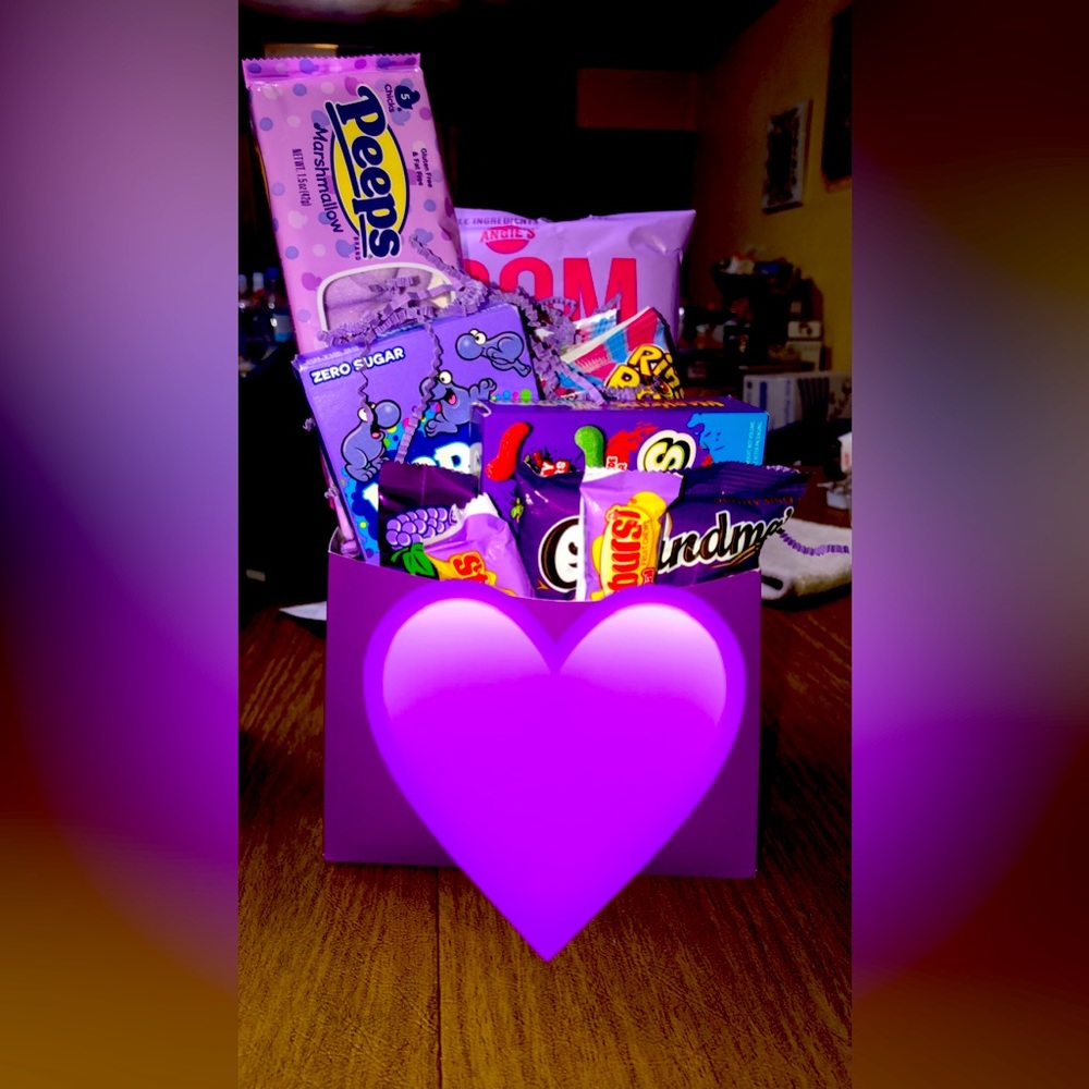 Color Coded Snack/Candy Box - Picture 2 of 3